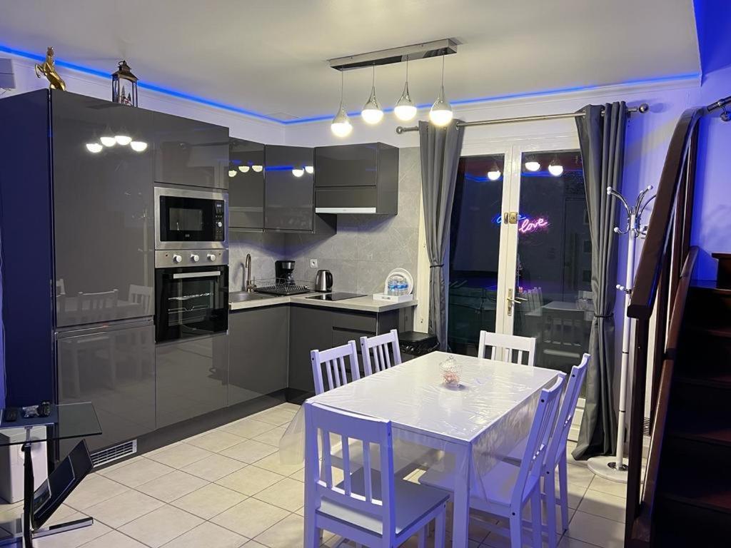 Kings Villa Near Disneyland Reserved Only For Family With Kids Saint-Germain-sur-Morin Luaran gambar